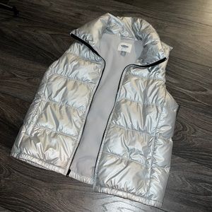 OLD NAVY SILVER PUFFER/bubble VEST